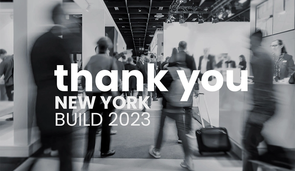 New York Build 2023. Začátkem března letošního roku se v New Yorku konal světový stavební veletrh, na kterém řada výrobců představila svá špičková řešení. Zúčastnila se ho také naše společnost, která představila své jedinečné návrhy v oblasti okenních a dveřních truhlářských výrobků.
